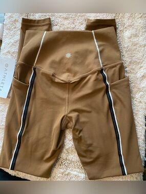 Athleta Salutation Stash Tipped Tight Leggings With Pockets NWT